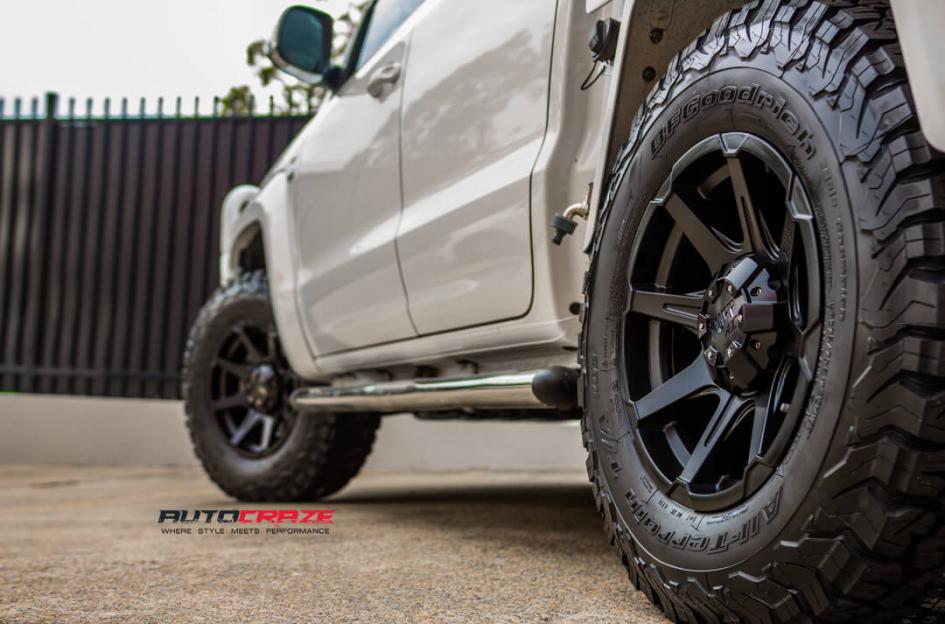 VOLKSWAGEN AMAROK T05 SATIN BLACK